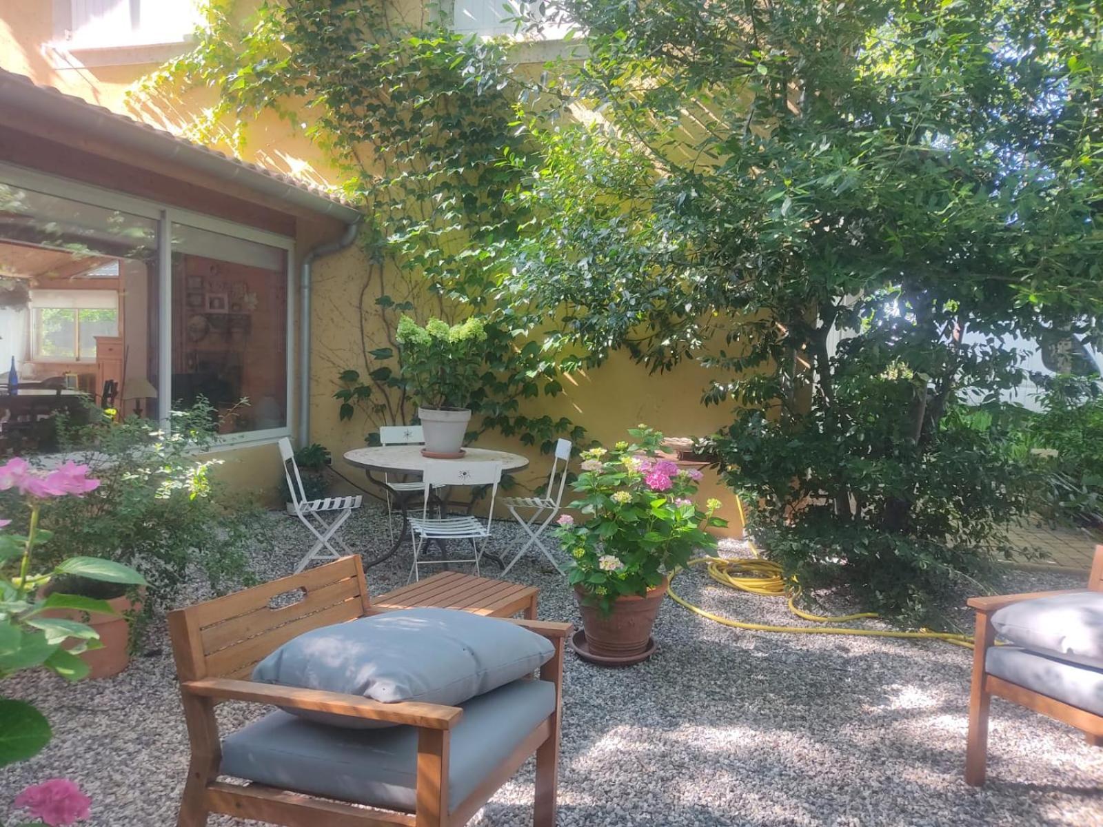 La Frenaie Acomodação com café da manhã Saint-Cyr-sur-le-Rhone Exterior foto